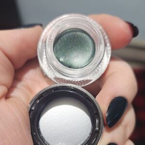 NWT Farmasi Long Lasting Cream Eyeshadow "Go Green" .1 oz Waterproof